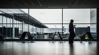 Praha obrátila, zastupitelé podpořili výstavbu nové ranveje na letišti