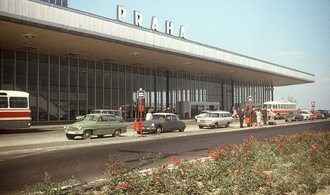 Pražské letiště slaví 85 let uprostřed hluboké krize. Letos by se už mělo částečně vzpamatovat