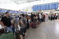 Kolaps systémů na letišti v Praze! Tři hodiny nefungovaly tabule, e-maily a web