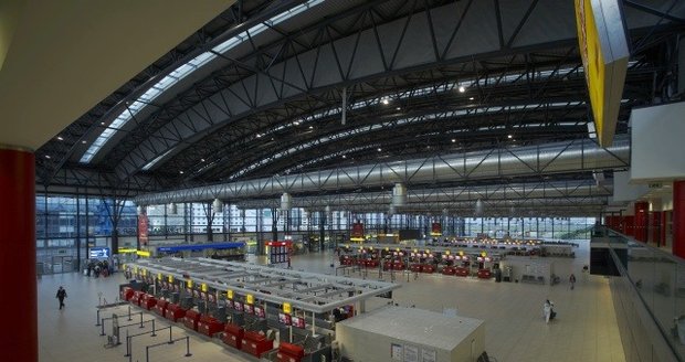 Současná podoba terminálu 2 na letišti Václava Havla