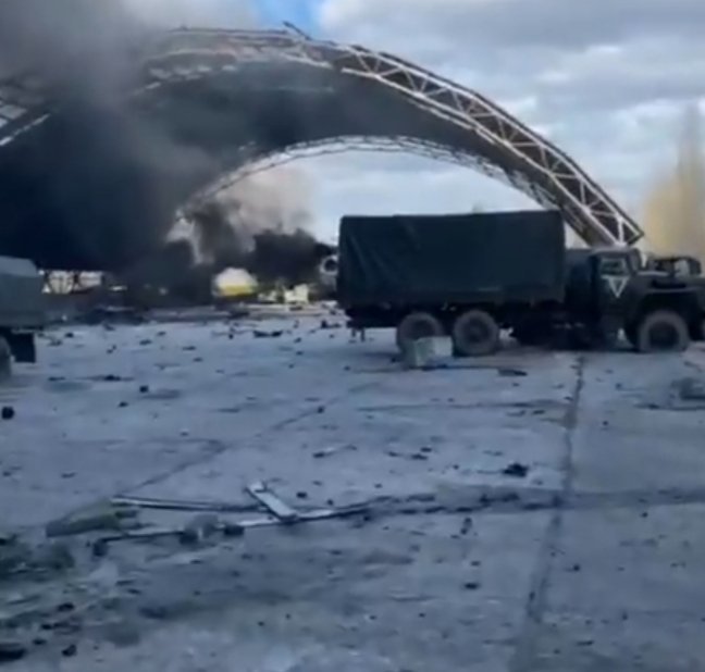 Zničený Antonov AN - 225 na Hostomelském letišti.