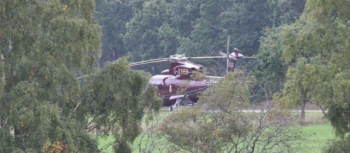T9mhle vrtulníkem přiletěl princ Charles.