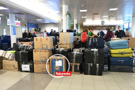 Vyhoštěné diplomaty prozradily kufry: Kdo všechno musel opustit Prahu?