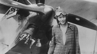 Antropolog tvrdí, že rozluštil 80 let starou záhadu ztracené letkyně Amelie Earhartové