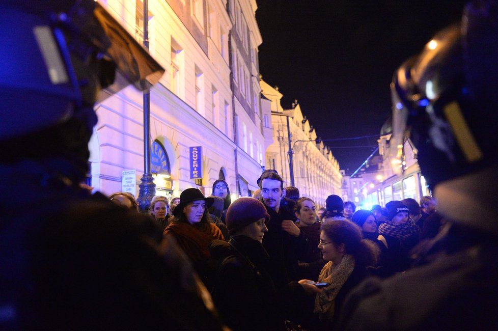 Demonstrace na Letné