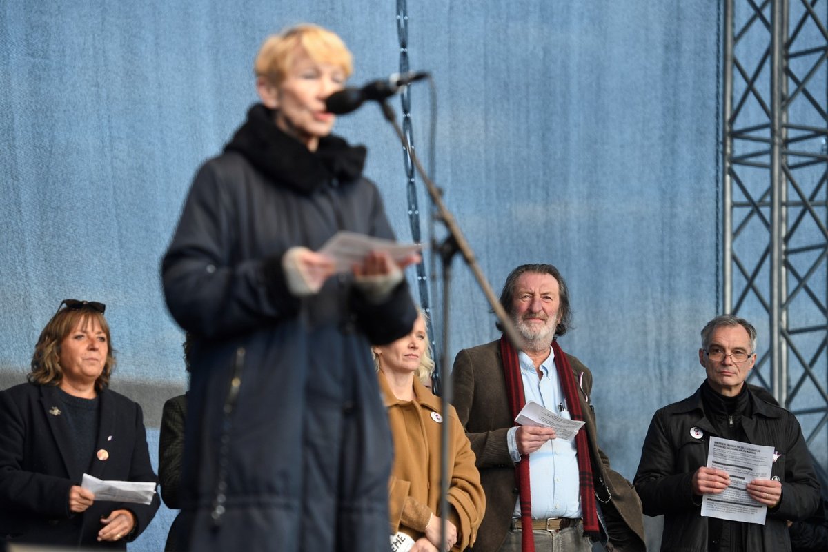  Osobnosti na pódiu během demonstrace na Letenské pláni spojené s 30. výročím sametové revoluce (16. 11. 2019)