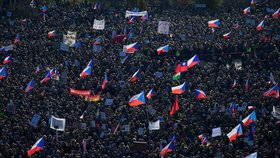 Vysílali jsme: Demonstrace na Letné. Babišovi se postavilo 300 tisíc lidí, tvrdí organizátoři