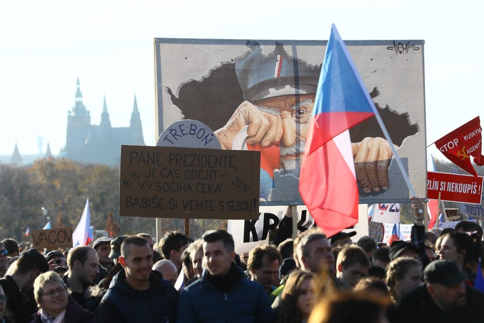 Demonstrace na Letenské pláni spojená s 30. výročím sametové revoluce (16. 11. 2019)