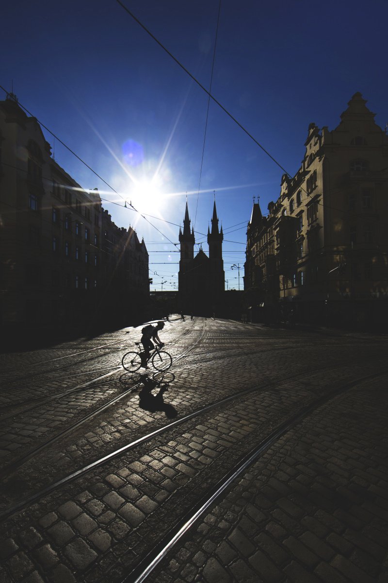 Martin Schubert se svými fotografiemi Letná a Štrossmayerák oslovil porotu v kategorii Lidé v Praze - Centrum FotoŠkoda. Obdržel za ně 1. místo.