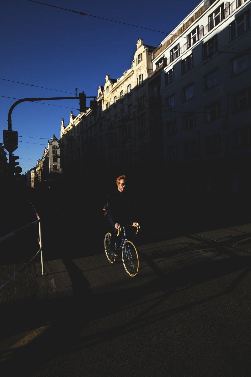 Martin Schubert se svými fotografiemi Letná a Štrossmayerák oslovil porotu v kategorii Lidé v Praze - Centrum FotoŠkoda. Obdržel za ně 1. místo.