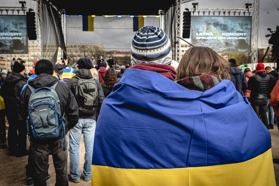 Proti Putinově válce a na podporu Ukrajiny se na pražské Letné v neděli 3. dubna 2022 sešlo na pět tisíc lidí