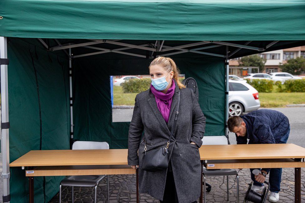 29. září 2020: Na Letné vzniklo drive-in volební stanoviště pro osoby, které mají nařízenou karanténu či izolaci v důsledku nákazy koronavirem.