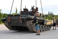 Výstava vraků ruských tanků, která byla hitem v Praze: Berlín ji odmítl, je prý nevhodná