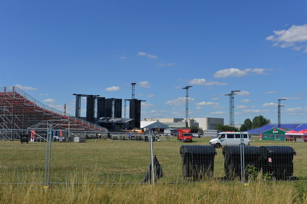 V Letňanech vyrostla monumentální stage.