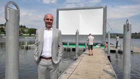 Starosta brněnské Bystrce Tomáš Kratochvíl (53, ČSSD) vytvořil před čtyřmi lety na Prýglu molo. Nyní na něm chce umístit letní kino.