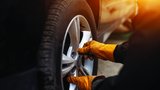 Velký test zimních pneumatik odhalil nebezpečné modely! Před dvěma autoklub varuje
