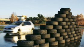 Po České poště zvýšili ceny přepravy automobilových pneumatik i někteří soukromí přepravci, a to až o desítky procent.