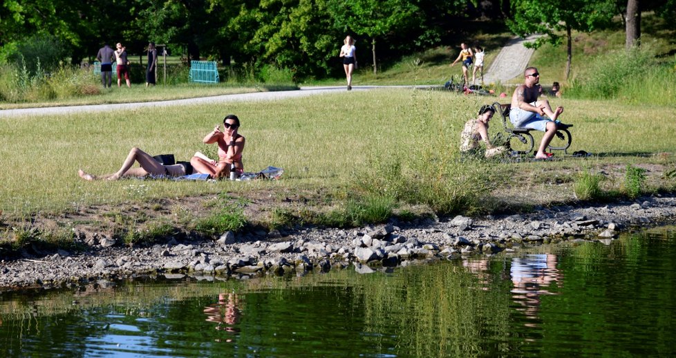 Letos se neustále střídají vedra a sucho s deštěm a záplavami