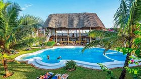 Zanzibar láká tyrkysovými vodami Indického oceánu a plážemi s bělostným pískem, které vás zvou k relaxaci pod palmami. Tento ostrovní ráj nabízí nejen idylickou dovolenou, ale i hluboký ponor do bohaté historie a živé kultury.