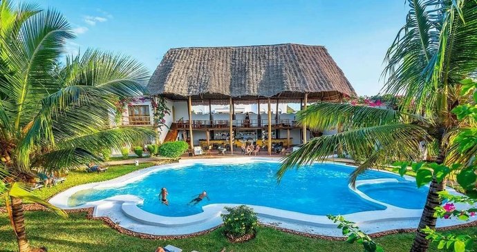 Zanzibar láká tyrkysovými vodami Indického oceánu a plážemi s bělostným pískem, které vás zvou k relaxaci pod palmami. Tento ostrovní ráj nabízí nejen idylickou dovolenou, ale i hluboký ponor do bohaté historie a živé kultury.