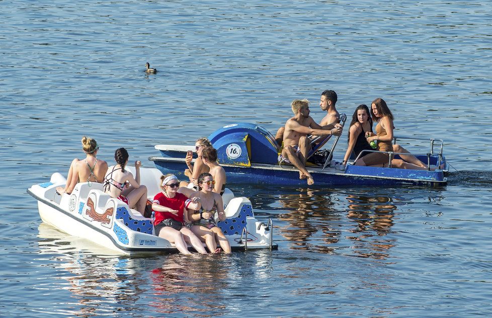 Naplánujte si širokou škálu sportovních aktivit – od procházek, přes běh, cyklistiku, in-line brusle až po koupání. (Ilustrační foto)