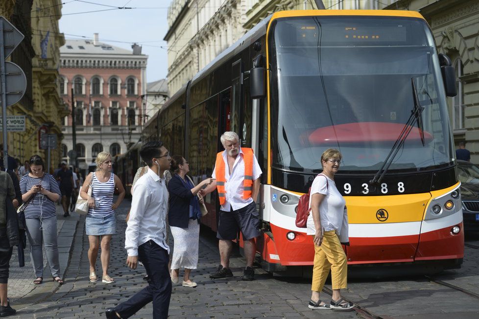 Aplikaci lze využít k cestě autobusem, tramvají, metrem, vlakem nebo dokonce přívozem.