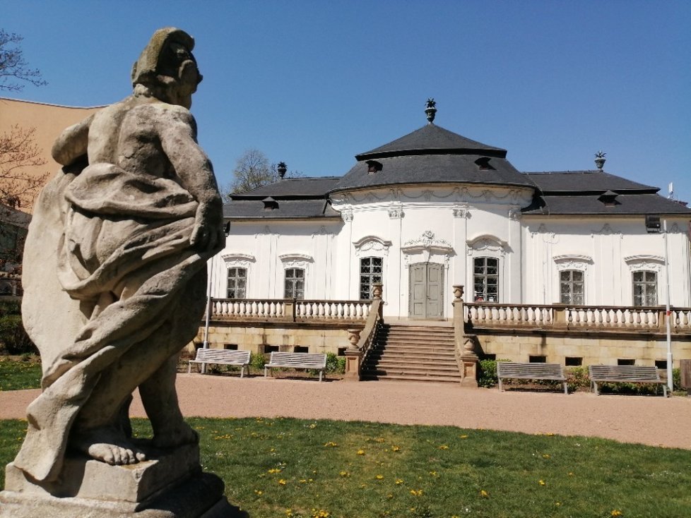 Hrůzostrašné legendy ožívají, tak se jmenuje aktuální výstava v Letohrádku Mitrovských v Brně.