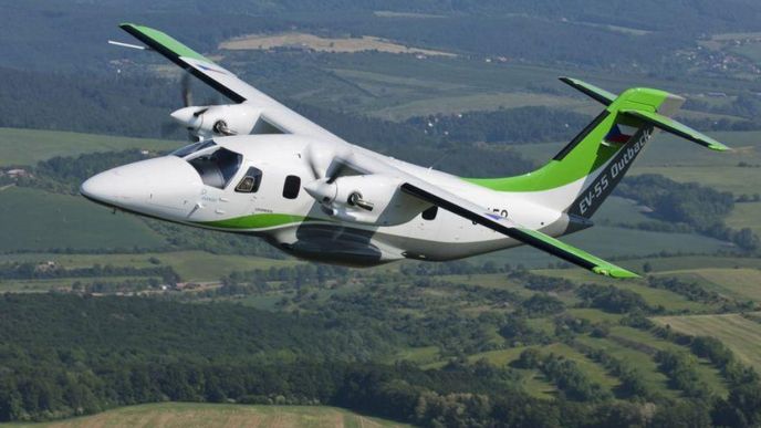 Na kunovického vývojáře a výrobce malých letadel Evektor začínají naplno doléhat problémy s vývojem letadla EV-55 Outback.