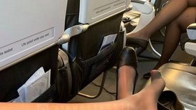 Britské aerolinky pátrají po nemravné letušce: Na sociální síti měla prodávat své spodní prádlo a sex na palubě!