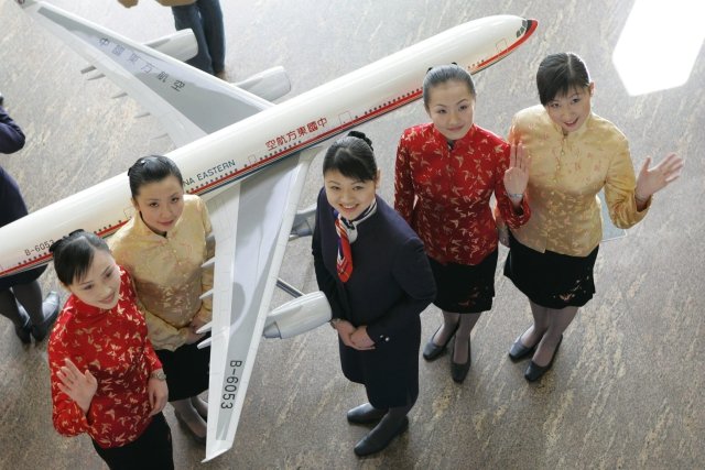 Letušky čínské aerolinky China Eastern Airlines