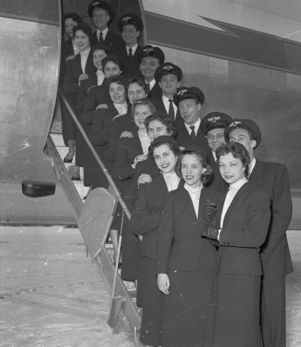 Letušky společnosti German Lufthansa v roce 1955