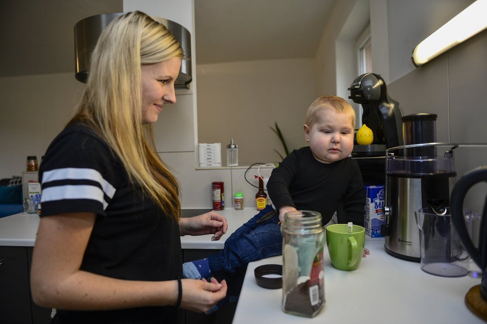 Za 50 tisíc může maminka Nikol vzít Dominika na ozdravný pobyt, kde nabere sílu.