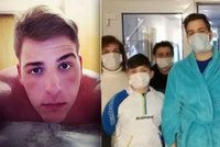 Z bolesti zubů se stal boj o život: Dušanův zápas s leukémií dojal stovky lidí