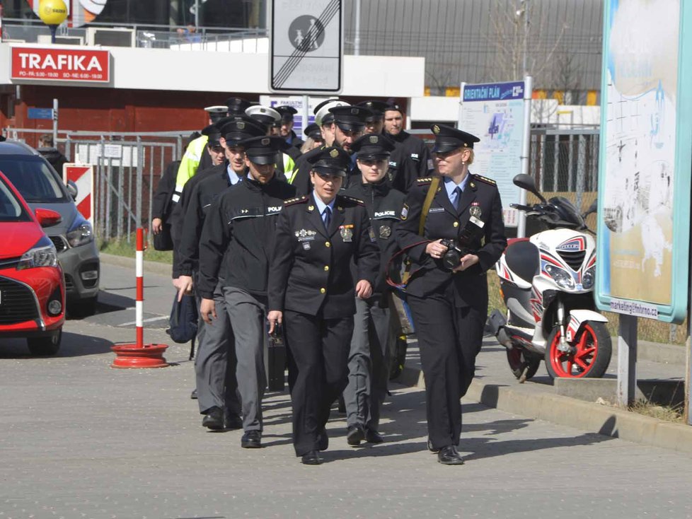 Stovka mladých policistů z Jihomoravského kraje se zapsala do registru dárců kostní dřeně.