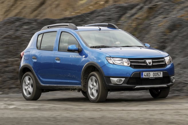 Rumunský hatchback Dacia Sandero jsme tentokrát vyzkoušeli s přeplňovaným benzinovým tříválcem.