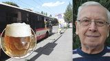 Důchodce Maňas (72) si pochvaluje: Cesta autobusem do Brna stojí jako malé pivo! Zruší vláda levné jízdné?