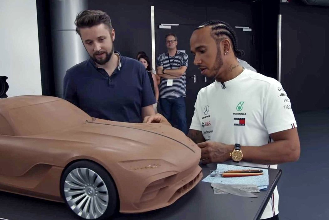 Lewis Hamilton navštívil designové centrum Mercedesu