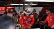 Lewis Hamilton naposledy závodil v Japonsku. Do kokpitu v ostrém závodu znova usedne až v květnu. Lewis Hamilton naposledy závodil v Japonsku. Do kokpitu v ostrém závodu znova usedne až v květnu.