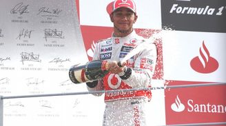 Hamilton si triumfem řekl o světlou budoucnost