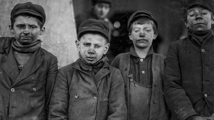 Odborníci odhadují, že v roce 1900 pracovalo v USA na 1,7 milionu dětí.