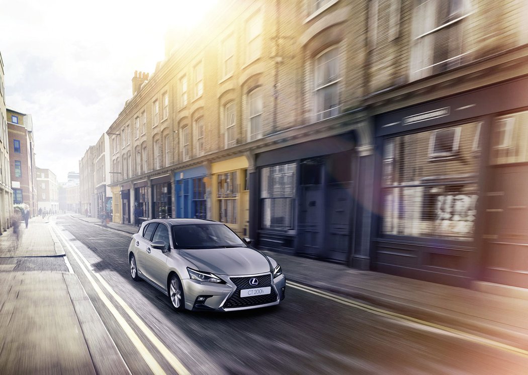 Lexus CT200h