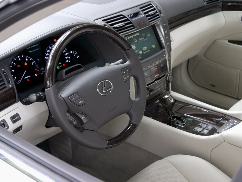 Lexus LS