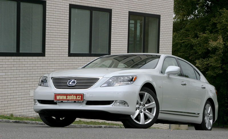 Lexus LS