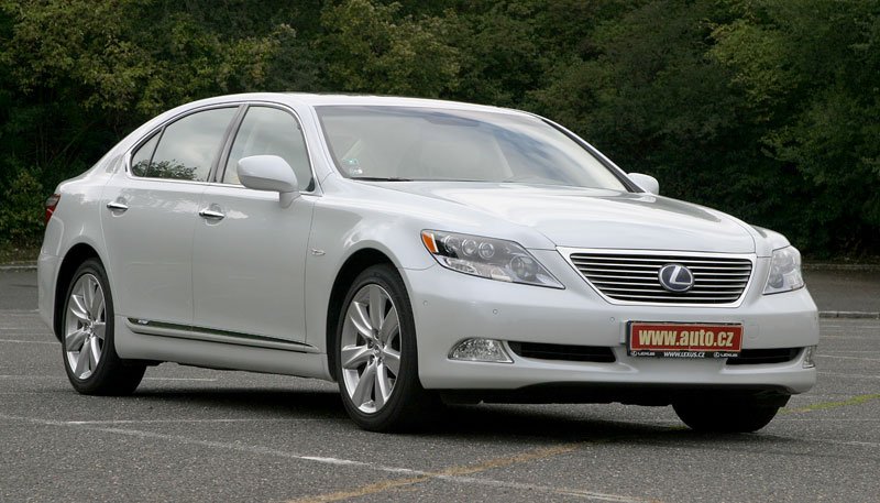 Lexus LS