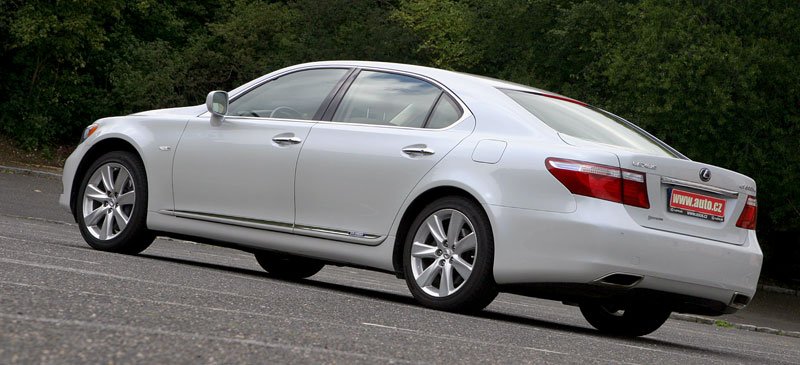 Lexus LS