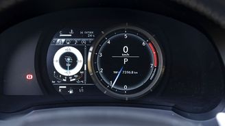 F Sport dostal budík, který se mechanicky posune vpravo pro zobrazení více informací, třeba plnicího tlaku turba F Sport dostal budík, který se mechanicky posune vpravo pro zobrazení více informací, třeba plnicího tlaku turba
