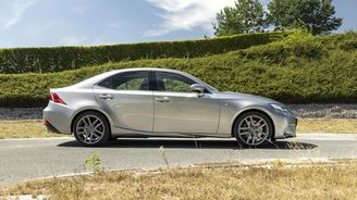 Lexus IS 200t Lexus IS 200t