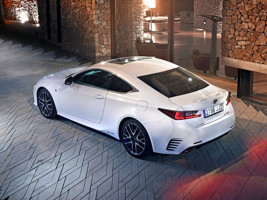 Lexus RC