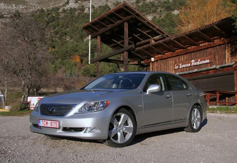 Lexus LS