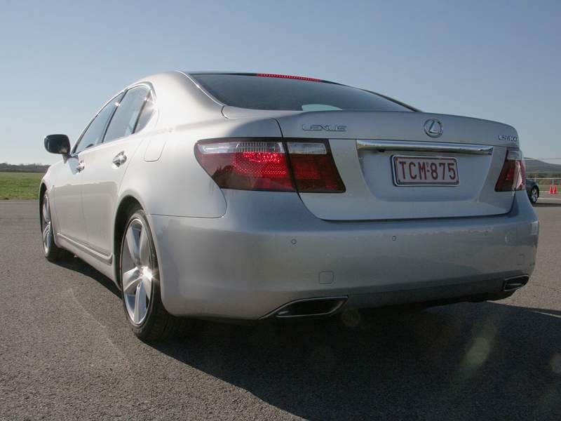 Lexus LS